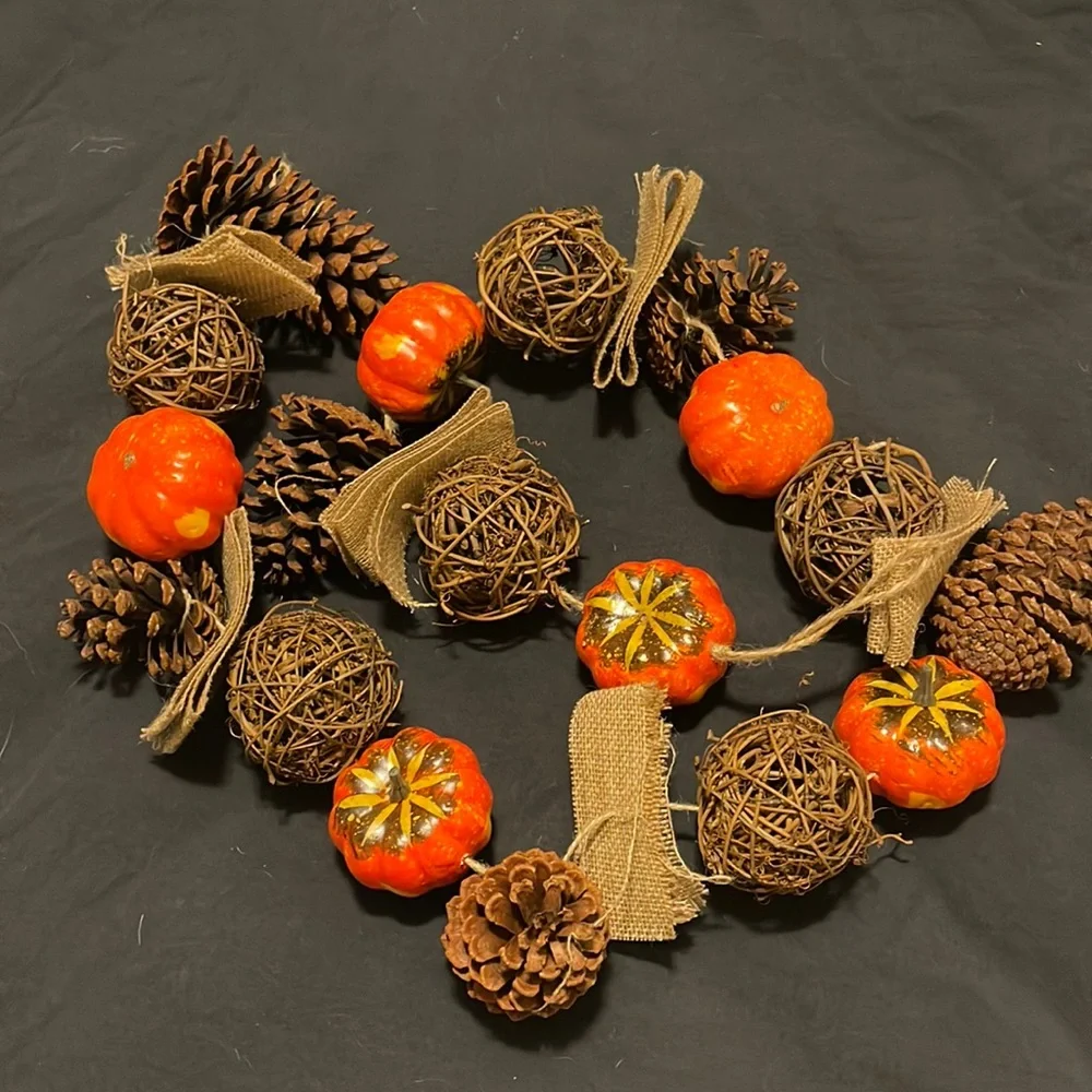 Pumpkin garland